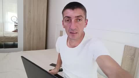 Alex and Victoria online show from 26, 9, 2025