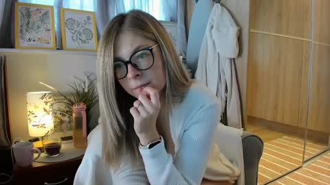 Vicky   online show from 21, 10, 2025