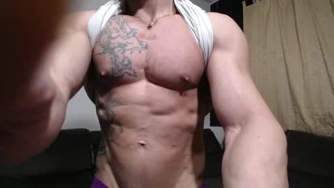 Snapshot of bestmuscle chatting on 29, 5, 2026 bestmuscle online show from 29, 5, 2026
