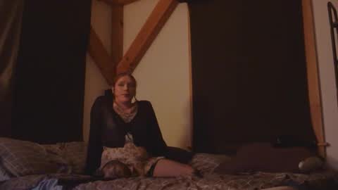 Snapshot of betsybradcock chatting on 5, 2, 2026 Betsy online show from 5, 2, 2026