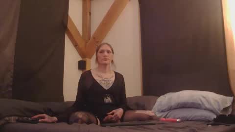 Snapshot of betsybradcock chatting on 11, 2, 2026 Betsy online show from 11, 2, 2026