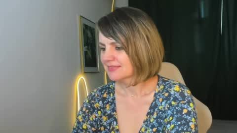 Snapshot of bettygibsonn chatting on 8, 4, 2026 Betty online show from 8, 4, 2026