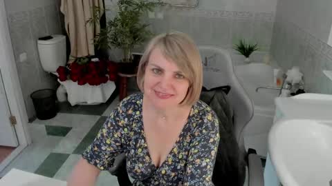 Snapshot of bettygibsonn chatting on 23, 4, 2026 Betty online show from 23, 4, 2026