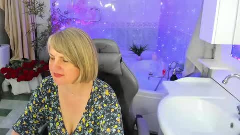 Snapshot of bettygibsonn chatting on 7, 5, 2026 Betty online show from 7, 5, 2026