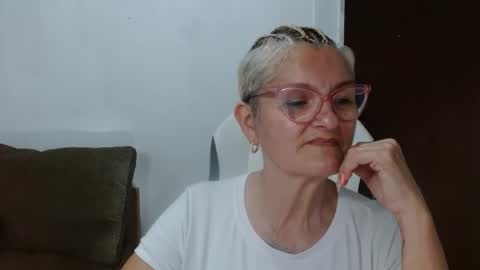 Snapshot of bety_cum3 chatting on 10, 2, 2026 bibiana online show from 10, 2, 2026