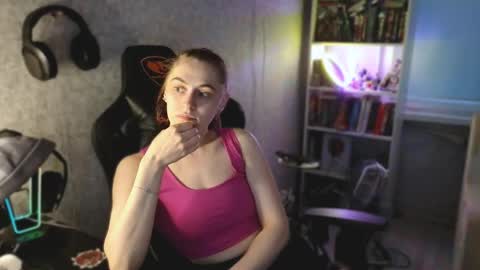 Snapshot of beverly_yay chatting on 29, 4, 2026 beverly_yay online show from 29, 4, 2026