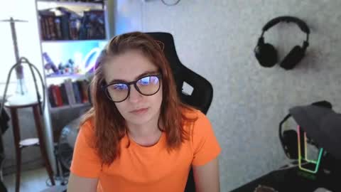 Snapshot of beverly_yay chatting on 2, 5, 2026 beverly_yay online show from 2, 5, 2026