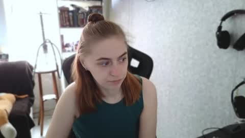 Snapshot of beverly_yay chatting on 10, 5, 2026 beverly_yay online show from 10, 5, 2026