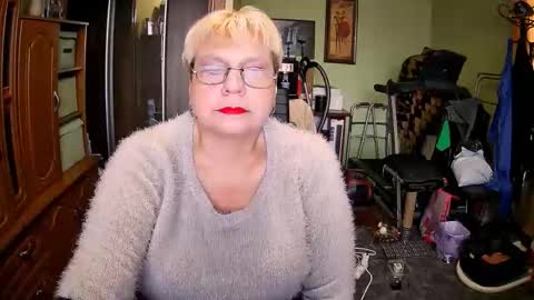 BeverlyQCynia online show from 25, 10, 2025