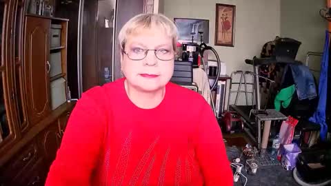 BeverlyQCynia online show from 7, 11, 2025