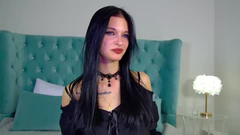 Snapshot of beverlyyork chatting on 1, 2, 2025 Beverly online show from 1, 2, 2025