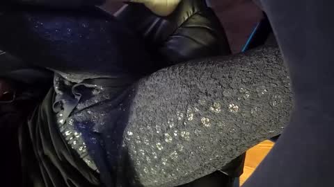 Snapshot of bhdickin chatting on 19, 11, 2025 bhdickin online show from 19, 11, 2025