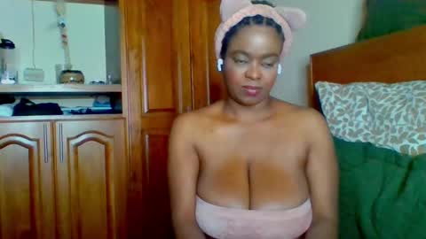 Snapshot of bianca_ebony chatting on 6, 2, 2025 bianca ebony online show from 6, 2, 2025
