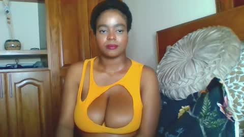 Snapshot of bianca_ebony chatting on 8, 2, 2025 bianca ebony online show from 8, 2, 2025