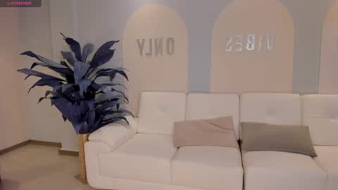 Snapshot of biancapierce_ chatting on 6, 1, 2025 Bianca Pierce online show from 6, 1, 2025