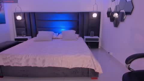 Bianca Pierce online show from 6, 11, 2025