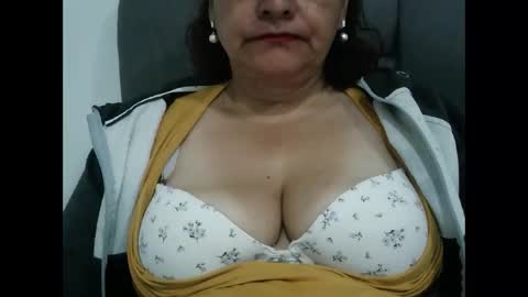 Snapshot of biancasteel chatting on 21, 4, 2026 biancasteel online show from 21, 4, 2026