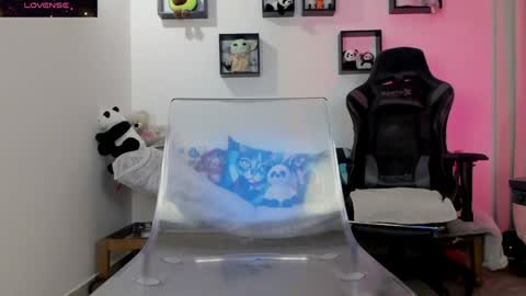 Biancastrong.. IGThebiancastrong online show from 12, 4, 2026