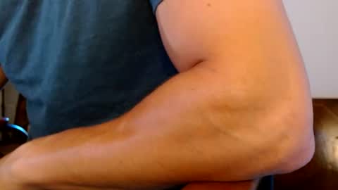 Snapshot of bifitboy chatting on 15, 9, 2025 Ryan online show from 15, 9, 2025