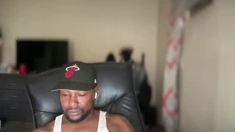 Snapshot of bigbackwoodcali chatting on 8, 10, 2025 bigbackwoodcali online show from 8, 10, 2025