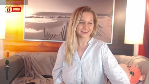 Snapshot of bigboobsarri chatting on 9, 1, 2025 BigBoobsArri online show from 9, 1, 2025
