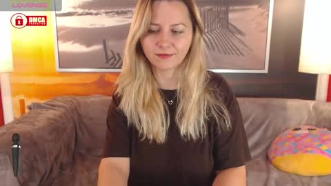 Snapshot of bigboobsarri chatting on 29, 1, 2025 BigBoobsArri online show from 29, 1, 2025