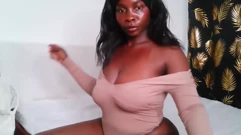 Snapshot of bigbooty_dimples chatting on 8, 1, 2026 Vee online show from 8, 1, 2026