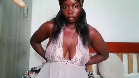 Snapshot of bigbooty_dimples chatting on 11, 1, 2026 Vee online show from 11, 1, 2026