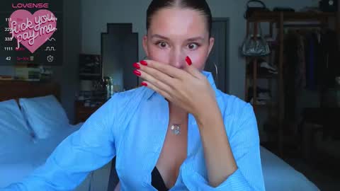 Snapshot of bigbrainbaddie chatting on 25, 11, 2025 online show from 25, 11, 2025