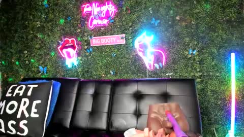 Snapshot of bigbuttsarena chatting on 3, 12, 2024 bigbuttsarena online show from 3, 12, 2024