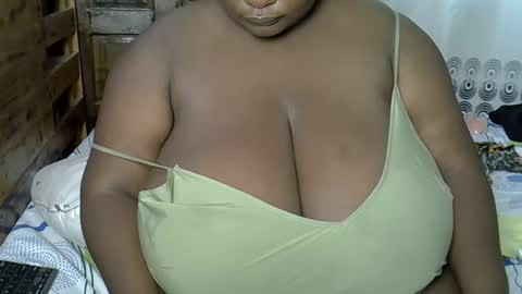 Snapshot of bigchocotities chatting on 3, 2, 2025 bigchocotities online show from 3, 2, 2025