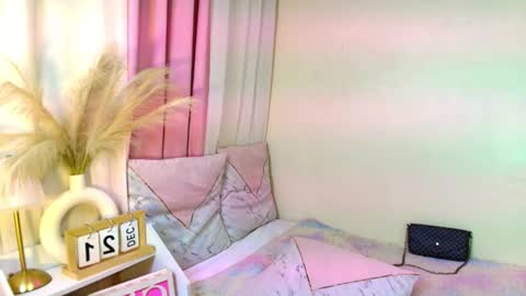 HOLLY online show from 21, 12, 2025