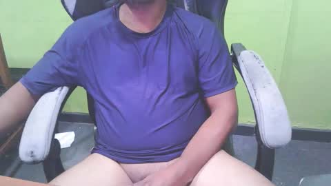 Snapshot of bigdickguyaux chatting on 6, 1, 2026 bigdickguyaux online show from 6, 1, 2026