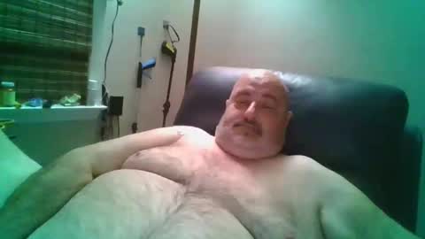 Snapshot of bigfuzzyteddybear chatting on 12, 9, 2025 bigfuzzyteddybear online show from 12, 9, 2025