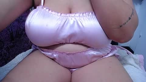Snapshot of bigg_boobs_xxx chatting on 11, 6, 2026 Sunny online show from 11, 6, 2026