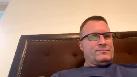 Snapshot of bigger22332233 chatting on 4, 1, 2025 bigger22332233 online show from 4, 1, 2025