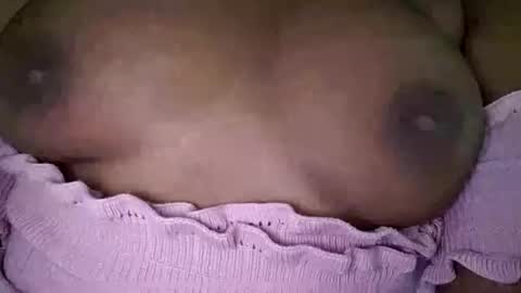 Snapshot of biggestclitgirls chatting on 28, 2, 2025 Emilly online show from 28, 2, 2025