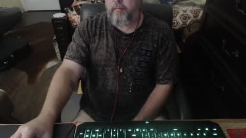 bighugmugg online show from 12, 10, 2025