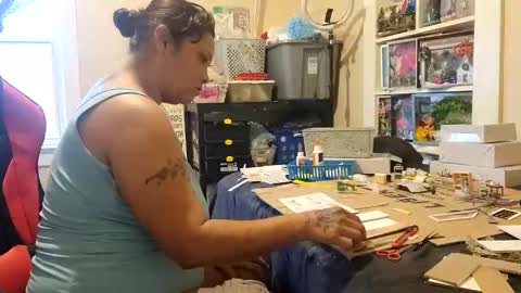 the Mini mami online show from 8, 2, 2025
