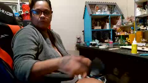 the Mini mami online show from 14, 11, 2025