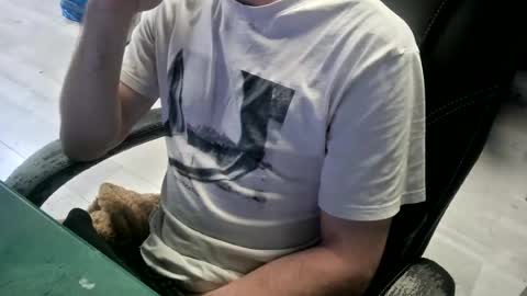 Snapshot of bigpeepdude chatting on 21, 6, 2026 bigpeepdude online show from 21, 6, 2026