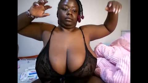 Snapshot of bigtittyslut_ chatting on 14, 9, 2025 bigtittyslut_ online show from 14, 9, 2025
