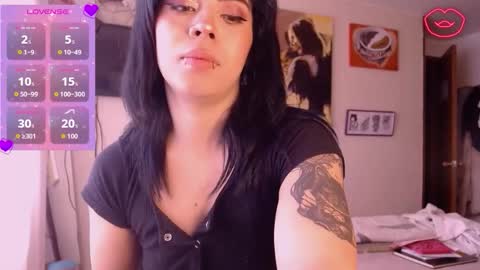 Snapshot of biigbooty_ chatting on 28, 10, 2025 biigbooty_ online show from 28, 10, 2025