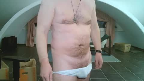 Snapshot of bikertom1988 chatting on 6, 1, 2025 bikertom1988 online show from 6, 1, 2025