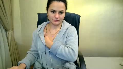 Snapshot of bililay chatting on 7, 12, 2024 DOM NIKA online show from 7, 12, 2024