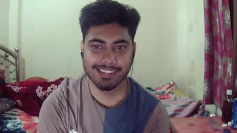 Snapshot of birbikrom104 chatting on 22, 4, 2026 birbikrom104 online show from 22, 4, 2026