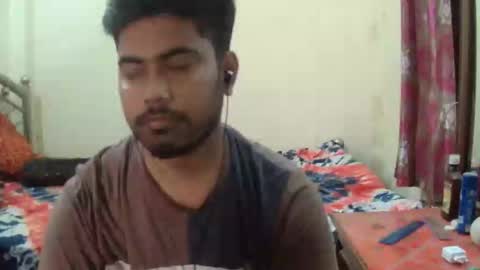 Snapshot of birbikrom104 chatting on 25, 4, 2026 birbikrom104 online show from 25, 4, 2026