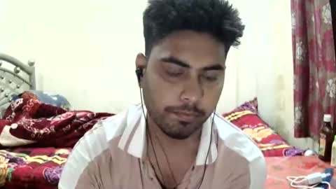 Snapshot of birbikrom104 chatting on 7, 5, 2026 birbikrom104 online show from 7, 5, 2026