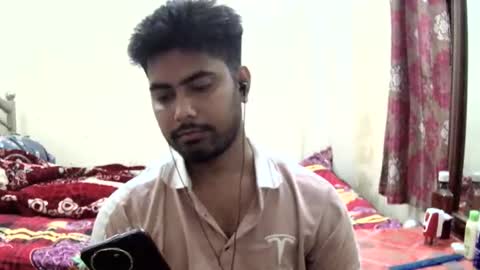 Snapshot of birbikrom104 chatting on 15, 5, 2026 birbikrom104 online show from 15, 5, 2026