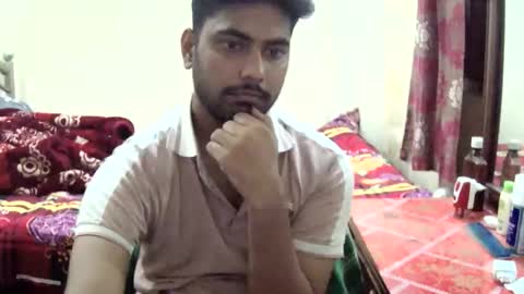 Snapshot of birbikrom104 chatting on 15, 5, 2026 birbikrom104 online show from 15, 5, 2026